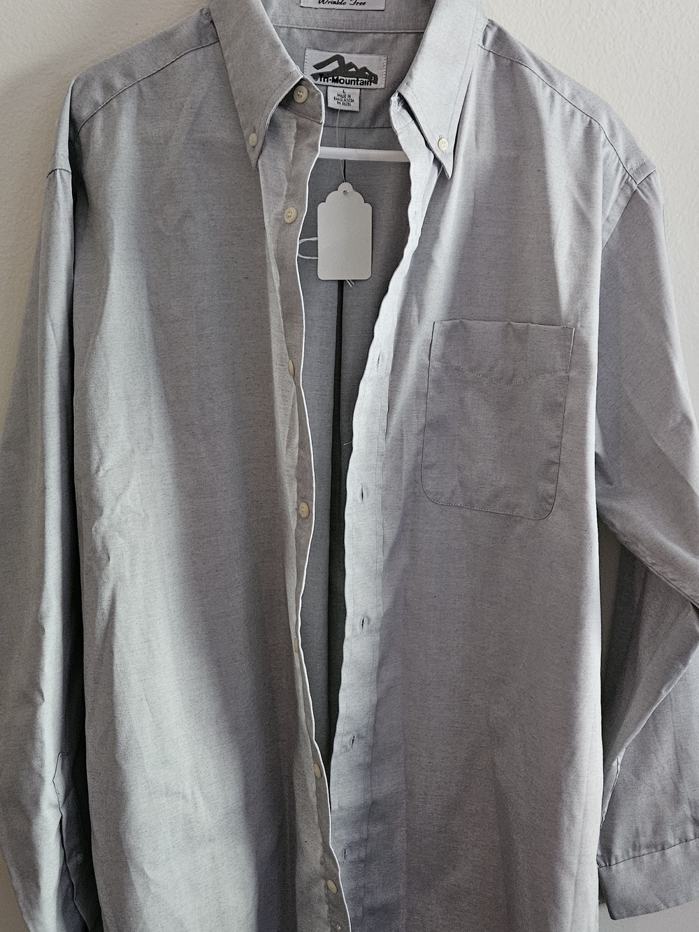 Tri-mountain Light Gray Button-Up Collared Men's Shirt. Basic, Active Lifestyle.
